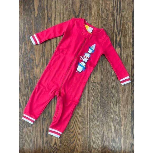 NEW GYMBORee Baby 6-12 Months Red 1-piece Penguin Appliqué Sleeper BUY 2 GET 1 F - Picture 1 of 3